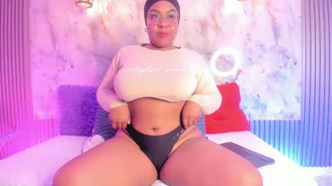 Snapshot of esmeralda_duarte chatting on January 31, 9:05 am esmeralda online show from January 31, 9:05 am