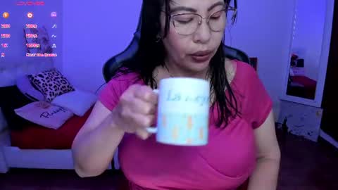 Snapshot of esmeralda_milf1 chatting on July 5, 8:16 pm esme online show from July 5, 8:16 pm