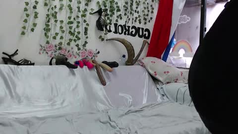 Esmeralda  MY online show from February 9, 8:35 pm