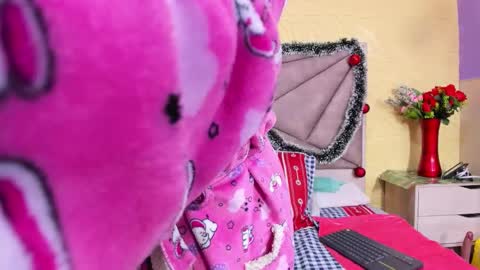 Snapshot of esmeralda_oikos chatting on December 13, 9:09 pm Esmeralda .INDEPENDENT MODEL online Monday to Saturday 3 pm Chicago online show from December 13, 9:09 pm