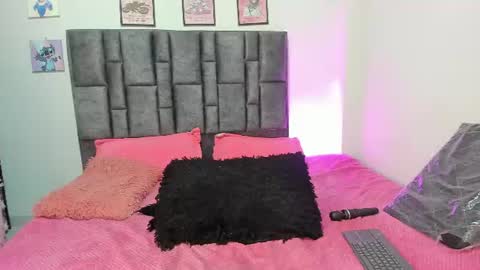 Snapshot of esmeraldaa_sc chatting on June 11, 7:50 am Perla online show from June 11, 7:50 am