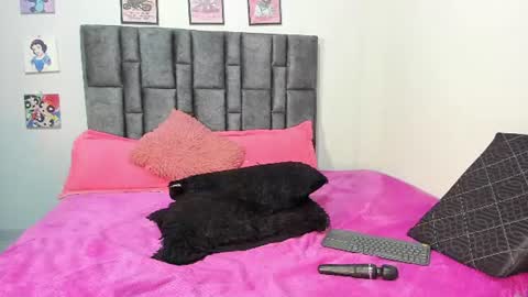 Perla online show from June 24, 5:39 am