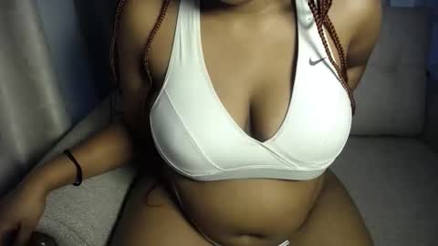 Snapshot of esmeray_ chatting on September 17, 9:16 pm Esme online show from September 17, 9:16 pm