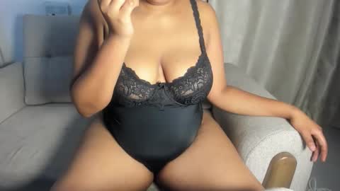 Snapshot of esmeray_ chatting on October 9, 11:36 pm Esme online show from October 9, 11:36 pm