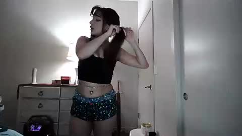 Snapshot of esoterickitten777 chatting on December 14, 3:01 am axe online show from December 14, 3:01 am