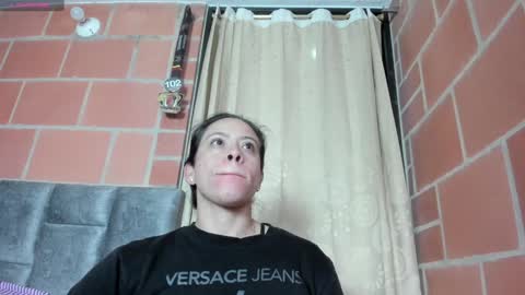Snapshot of esperancita4570 chatting on December 3, 2:25 am HOPE online show from December 3, 2:25 am