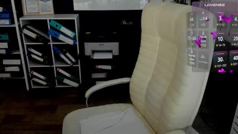 Ava online show from December 5, 1:58 am