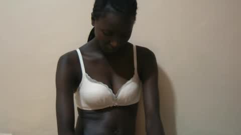 Snapshot of essie_n chatting on September 19, 11:16 pm Eddah online show from September 19, 11:16 pm