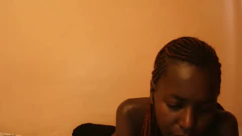 Snapshot of essie_n chatting on November 25, 6:35 am Eddah online show from November 25, 6:35 am