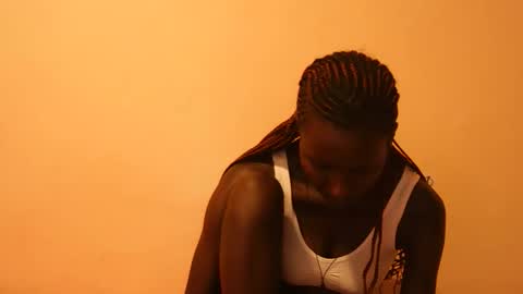 Snapshot of essie_n chatting on November 28, 4:48 am Eddah online show from November 28, 4:48 am