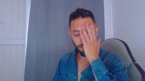 esteban online show from December 19, 10:00 pm