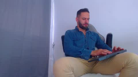 esteban online show from December 24, 7:22 pm