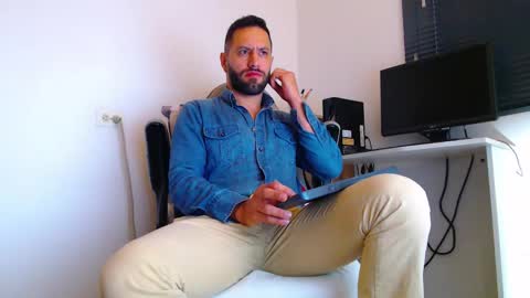 esteban online show from February 3, 2:11 pm