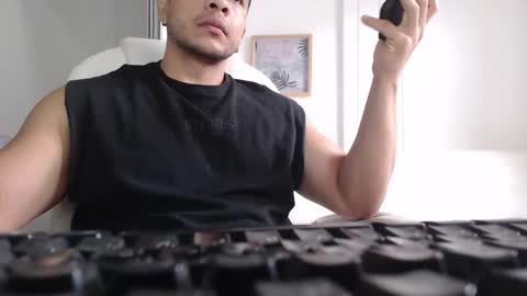 Snapshot of esteban_de_louise chatting on February 15, 1:05 pm ESTEBAN online show from February 15, 1:05 pm