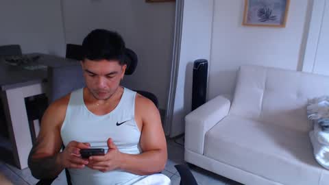 Snapshot of esteban_de_louise chatting on February 19, 4:00 pm ESTEBAN online show from February 19, 4:00 pm