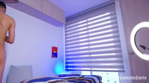 Snapshot of esteban_knight chatting on September 30, 9:42 pm E S T E B A N online show from September 30, 9:42 pm