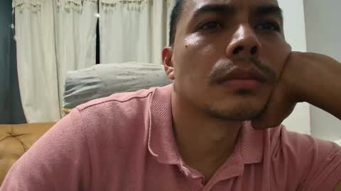 Snapshot of estebancot0314 chatting on November 21, 5:06 am Esteban online show from November 21, 5:06 am