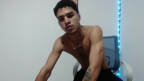 Snapshot of estebanjm22 chatting on March 30, 10:49 am Esteban online show from March 30, 10:49 am