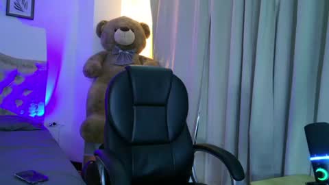 Esteban online show from June 16, 7:16 pm