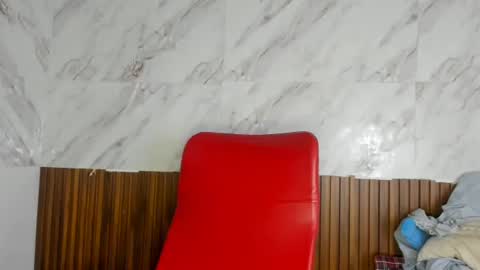 Snapshot of estefani_robles chatting on June 29, 12:39 am estefani robles online show from June 29, 12:39 am