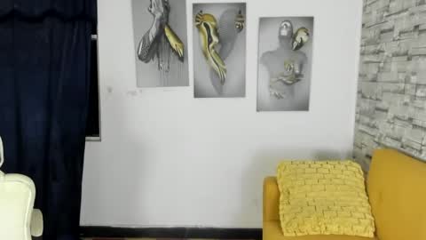 Snapshot of estefani_robles chatting on July 4, 12:50 am estefani robles online show from July 4, 12:50 am