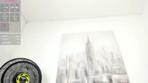 Snapshot of estefanyy_ chatting on February 23, 2:35 pm estefany online show from February 23, 2:35 pm