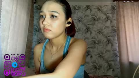 estellekirbo online show from March 12, 1:06 pm