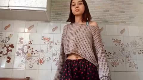 Snapshot of estellekirbo chatting on March 19, 1:15 pm estellekirbo online show from March 19, 1:15 pm