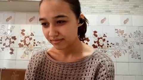 Snapshot of estellekirbo chatting on March 21, 1:05 pm estellekirbo online show from March 21, 1:05 pm