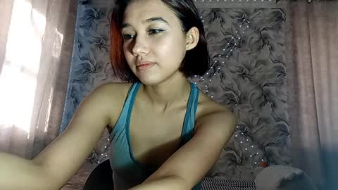 Snapshot of estellekirbo chatting on April 3, 12:58 pm estellekirbo online show from April 3, 12:58 pm
