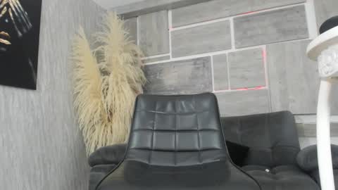 Snapshot of estephany_doll chatting on October 21, 2:12 am Estephany online show from October 21, 2:12 am