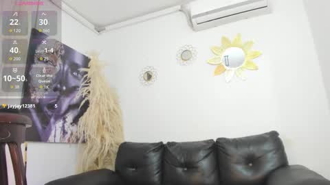 Snapshot of estephany_doll chatting on December 13, 10:59 pm Estephany online show from December 13, 10:59 pm