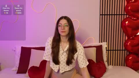 Snapshot of ester_hill chatting on February 12, 9:54 pm Ester online show from February 12, 9:54 pm