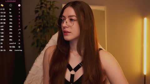 Snapshot of ester_hill chatting on November 24, 1:27 am Ester online show from November 24, 1:27 am