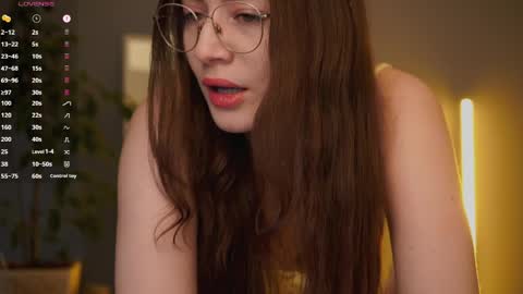 Snapshot of ester_hill chatting on April 7, 2:34 am Ester online show from April 7, 2:34 am