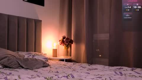 Ester online show from March 6, 7:21 pm