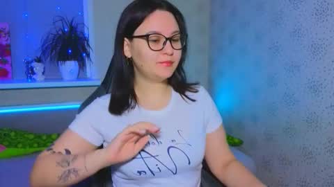 EsterPlayful online show from November 28, 8:50 am