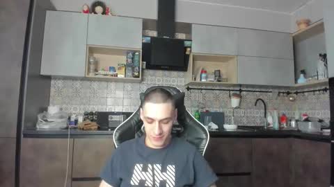 LOUIS online show from January 17, 9:25 am