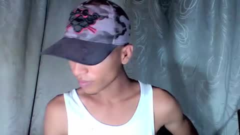 Snapshot of estiben_party chatting on July 7, 8:46 pm estiben_party online show from July 7, 8:46 pm