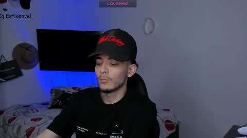 Snapshot of estivenvel chatting on November 6, 5:14 pm estivenvel online show from November 6, 5:14 pm