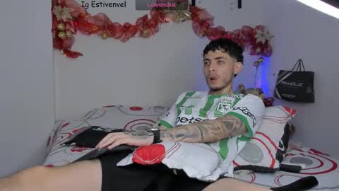 Snapshot of estivenvel chatting on November 23, 2:28 pm estivenvel online show from November 23, 2:28 pm