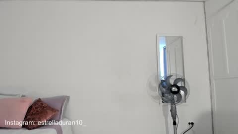 Snapshot of estrella_duran chatting on January 29, 7:43 pm Estrellita online show from January 29, 7:43 pm