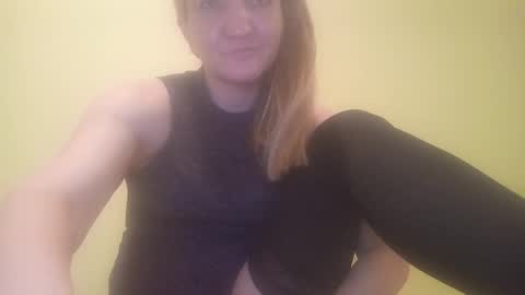 Snapshot of estrellawalters chatting on December 21, 8:32 pm estrellawalters online show from December 21, 8:32 pm