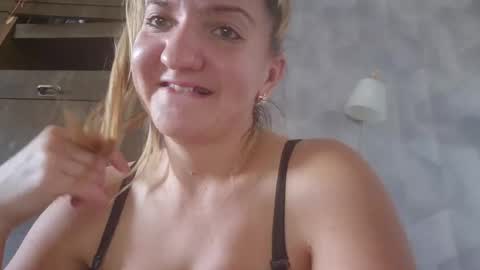 Snapshot of estrellawalters chatting on September 12, 10:59 am estrellawalters online show from September 12, 10:59 am