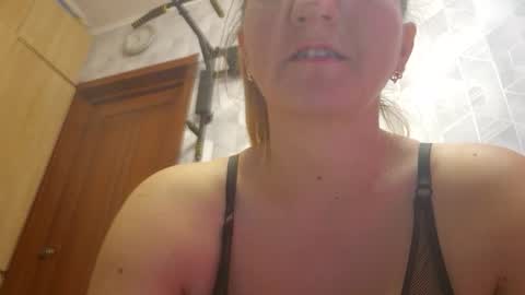 Snapshot of estrellawalters chatting on September 30, 7:35 am estrellawalters online show from September 30, 7:35 am