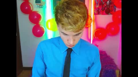 Snapshot of estrellita__jordan chatting on February 13, 9:51 am JORDAN online show from February 13, 9:51 am