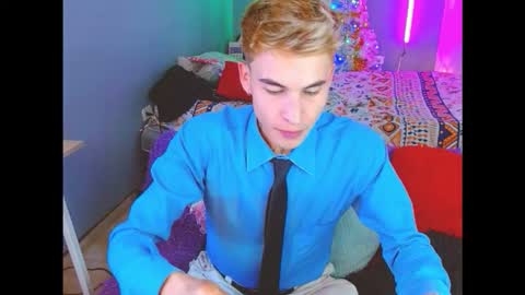 Snapshot of estrellita__jordan chatting on December 16, 2:49 am JORDAN online show from December 16, 2:49 am