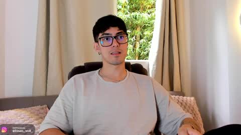 etham_wolf1 online show from May 5, 5:32 pm