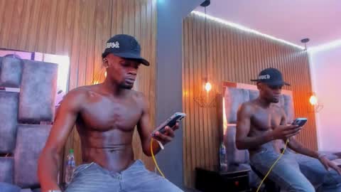 Snapshot of ethan__opry chatting on November 29, 8:01 pm Ethan OPry online show from November 29, 8:01 pm