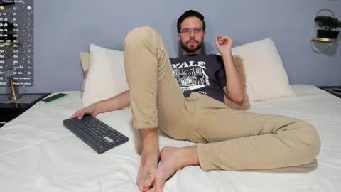 ADAM TAYLOR  ETHAN CAMBAL INDEPENDENT MODELS online show from January 11, 9:57 pm